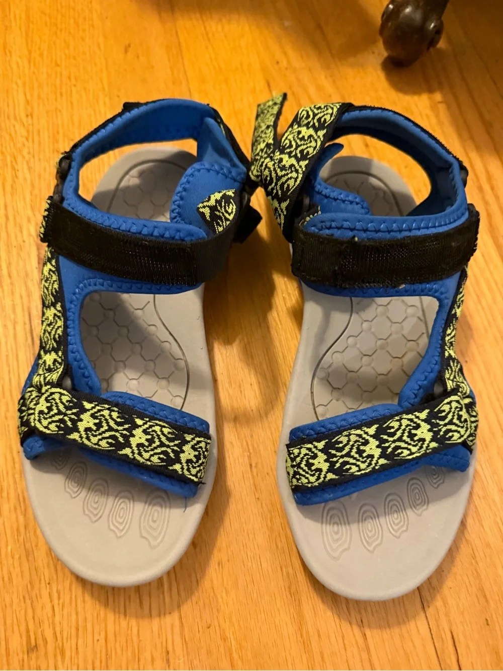 Dream Pairs Neon Green and Blue Patterned Kids Sport Sandals